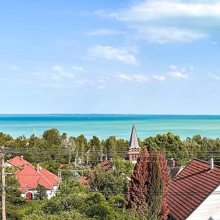 Belvárosi ház gyönyörű panorámával Balatonalmádi Esterno foto